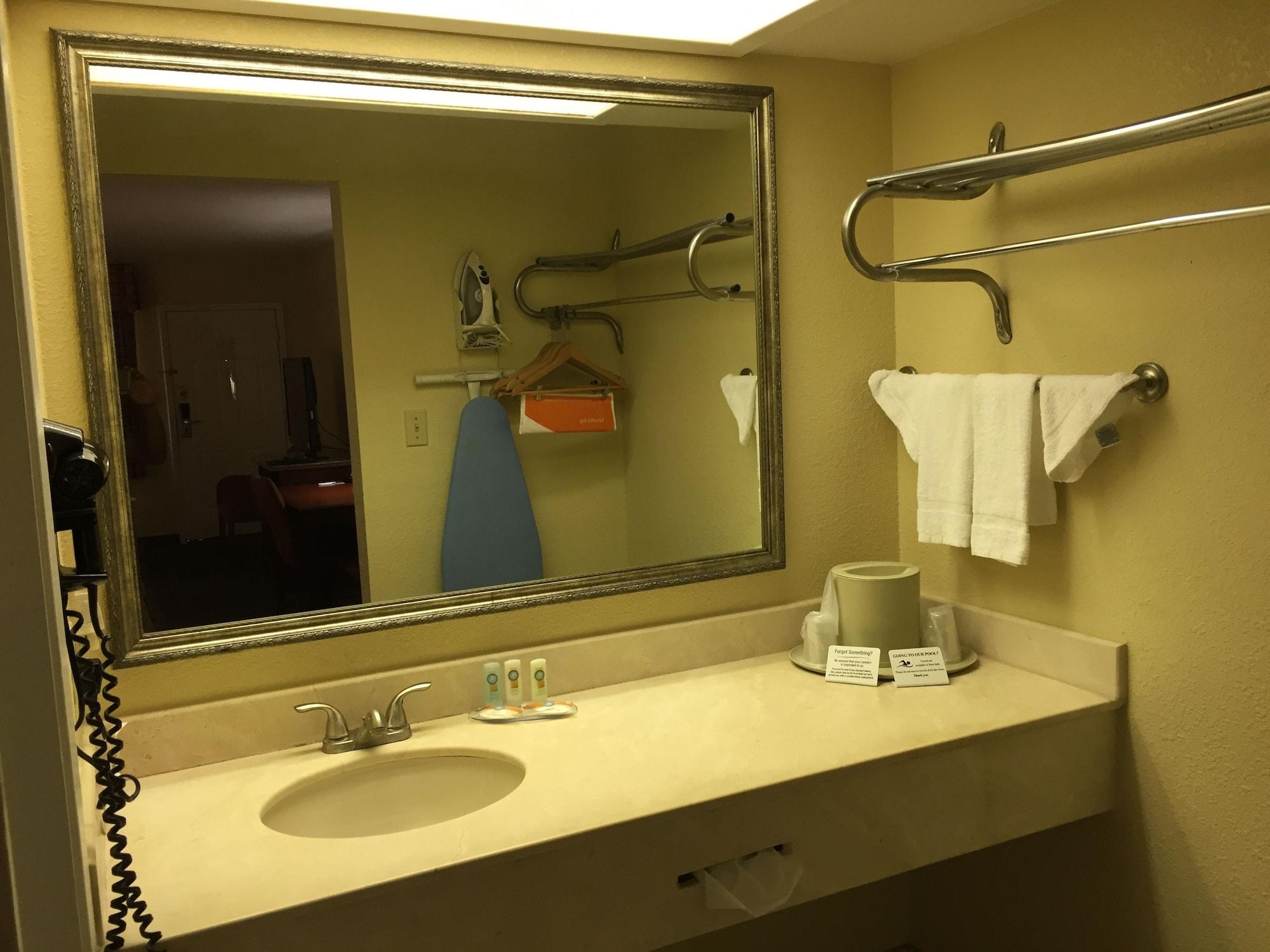 Econo Lodge Inn & Suites Eagle Pass Eksteriør bilde