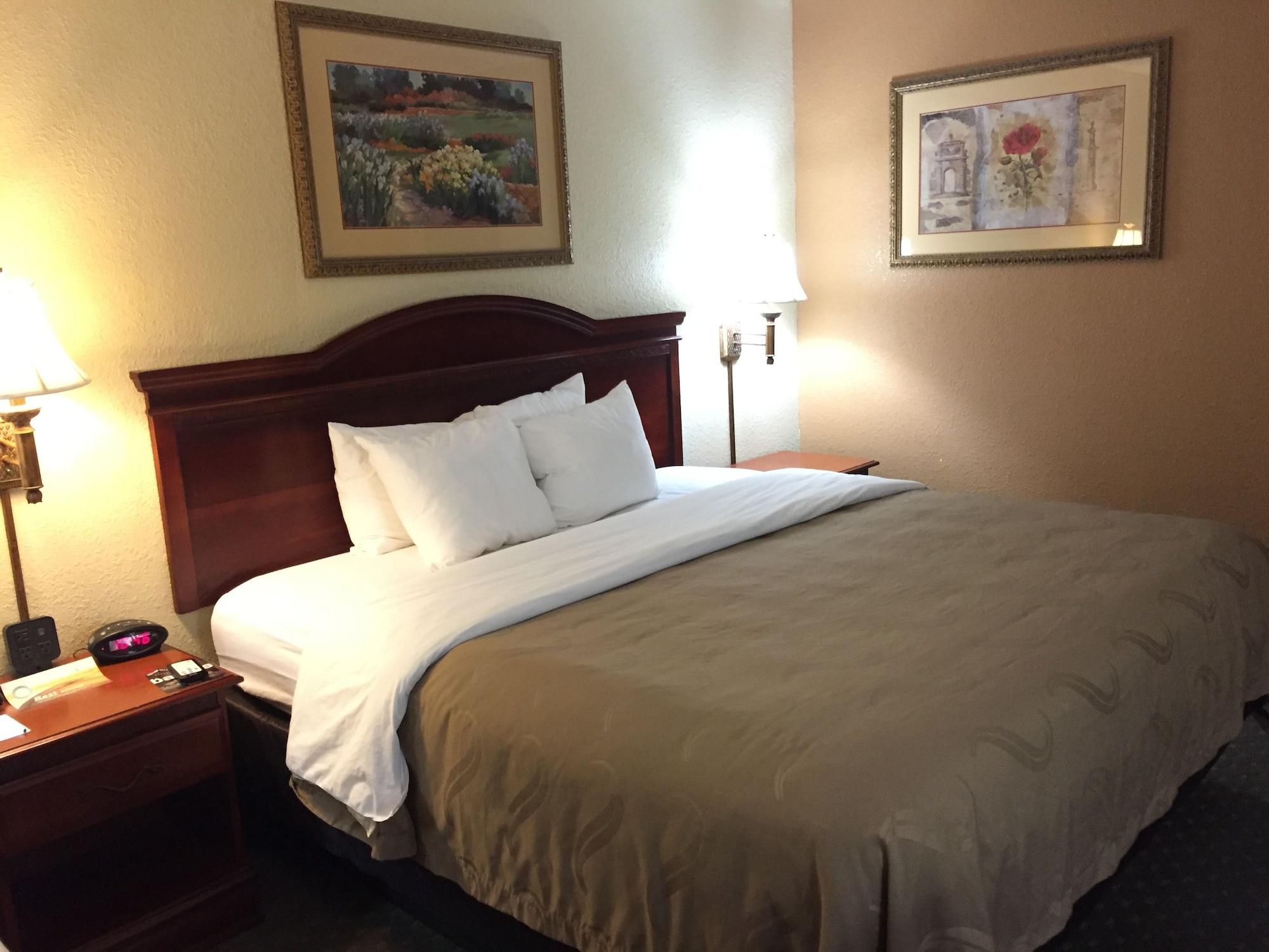 Econo Lodge Inn & Suites Eagle Pass Eksteriør bilde