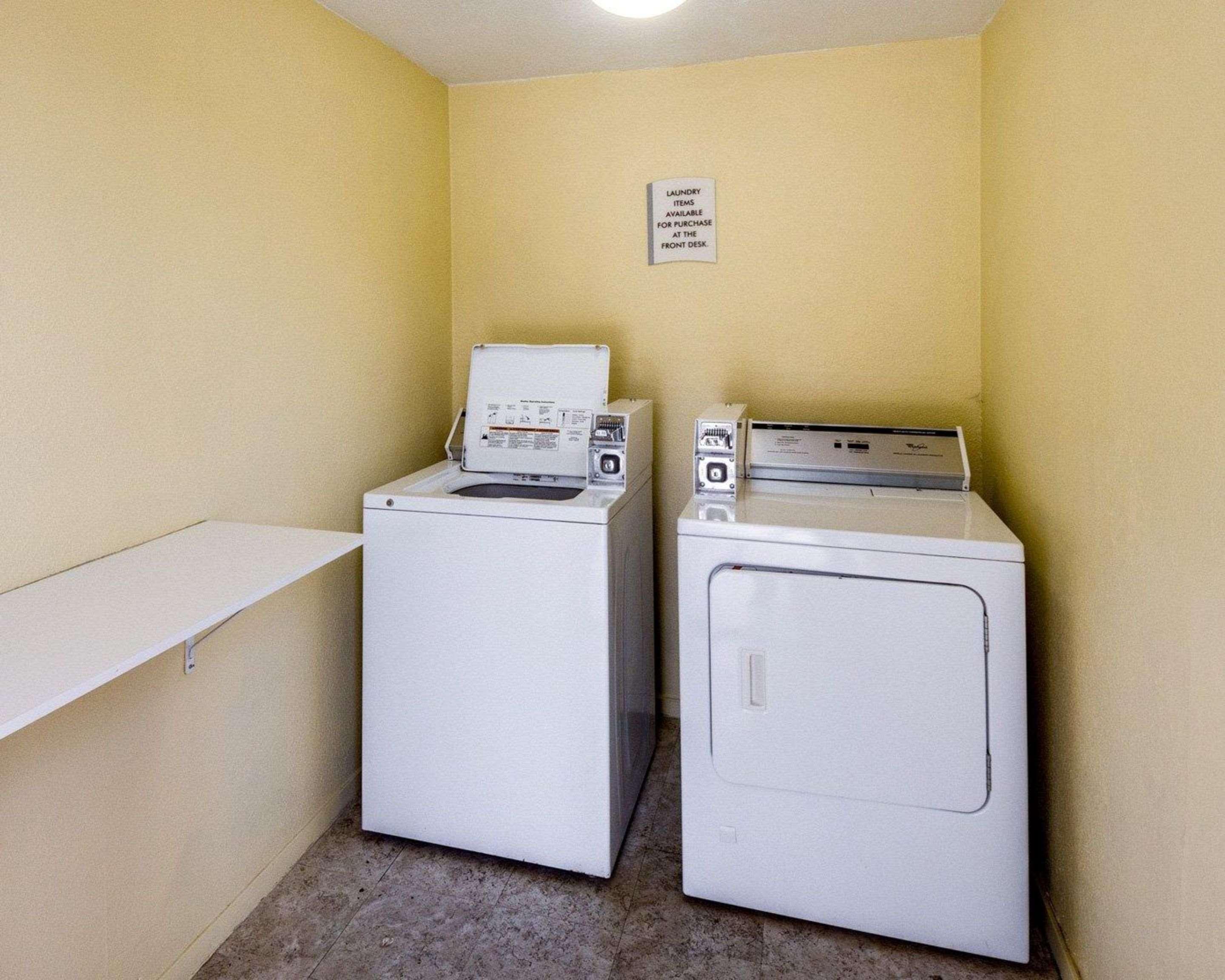 Econo Lodge Inn & Suites Eagle Pass Eksteriør bilde