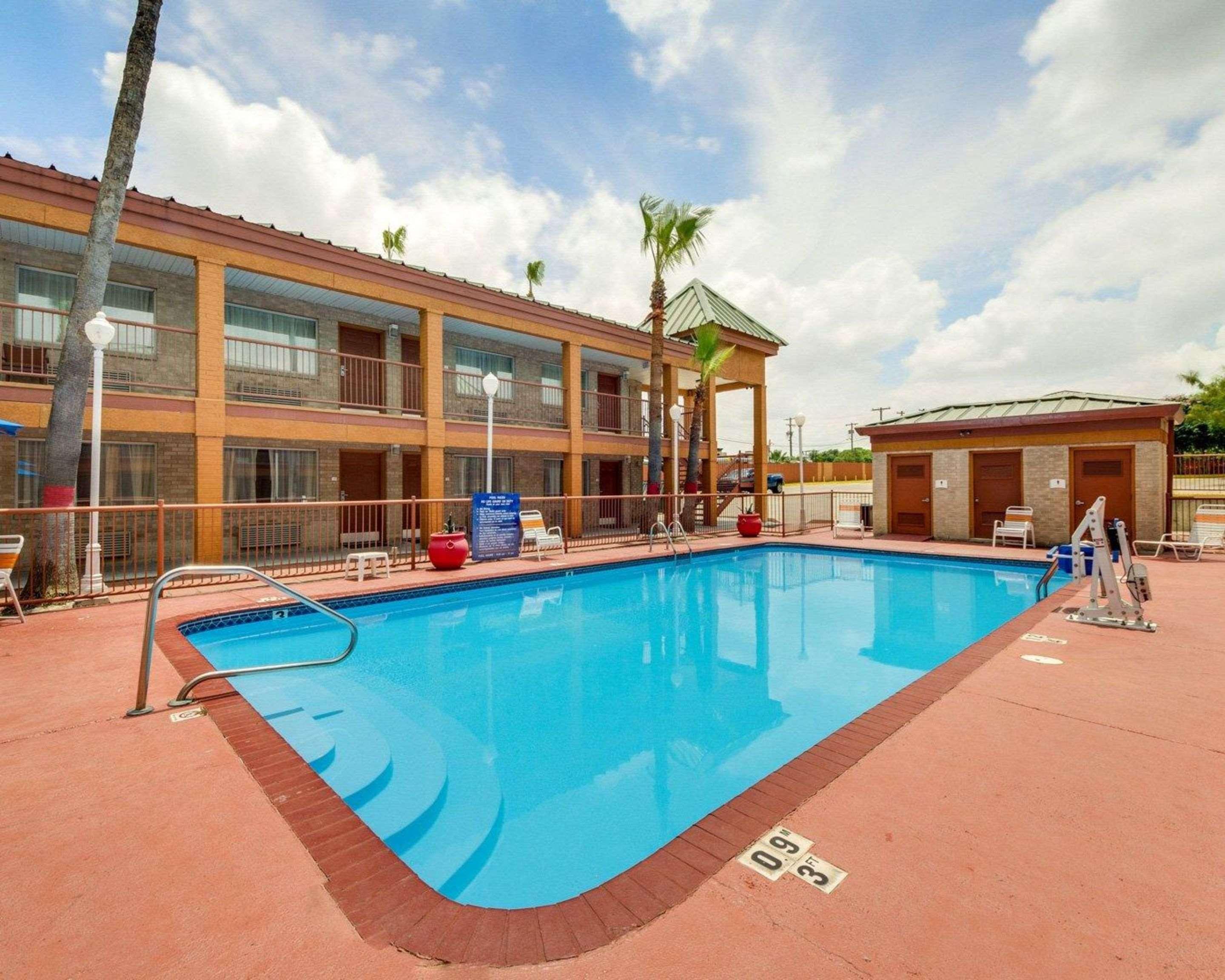 Econo Lodge Inn & Suites Eagle Pass Eksteriør bilde