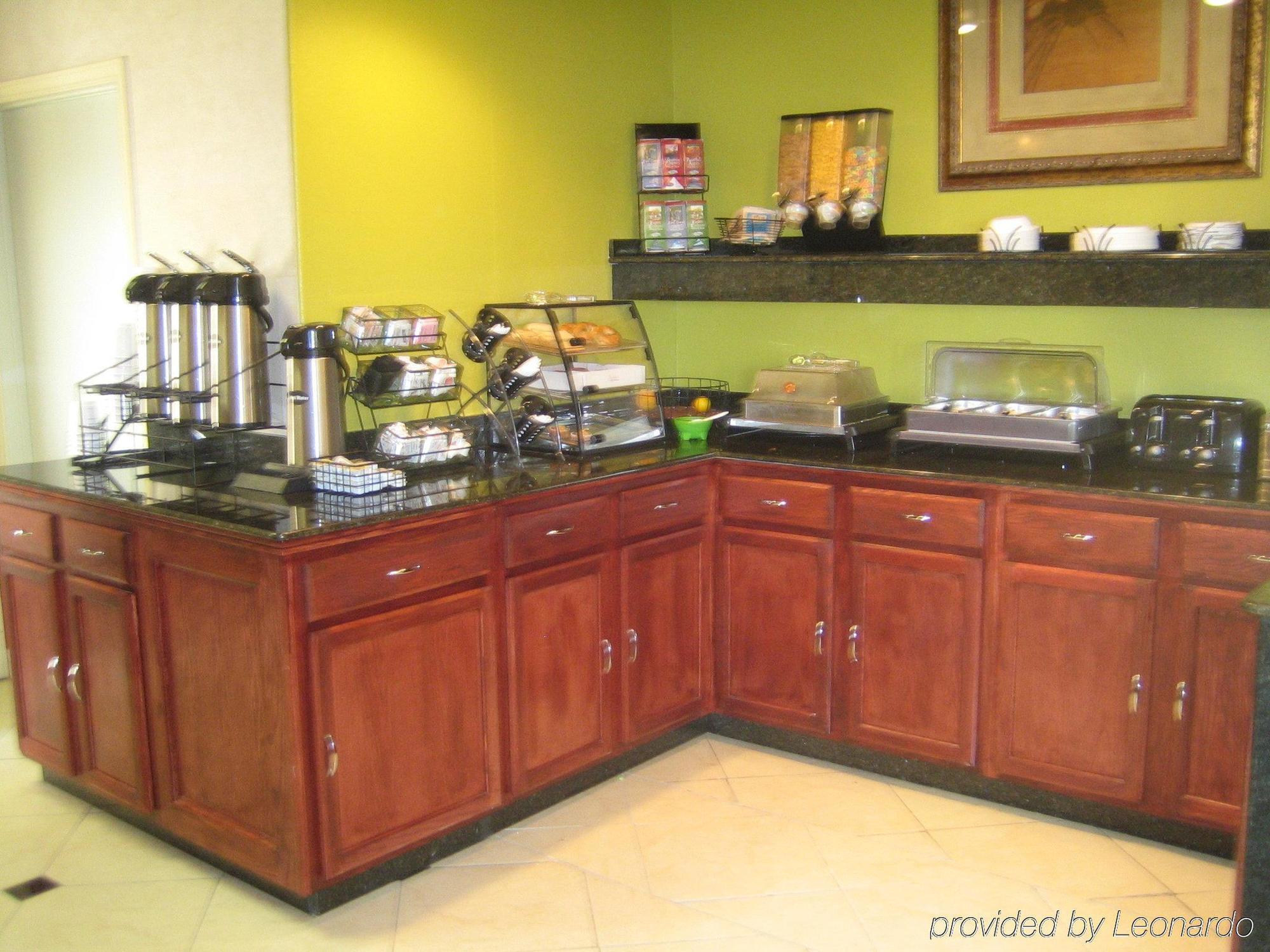 Econo Lodge Inn & Suites Eagle Pass Restaurant bilde