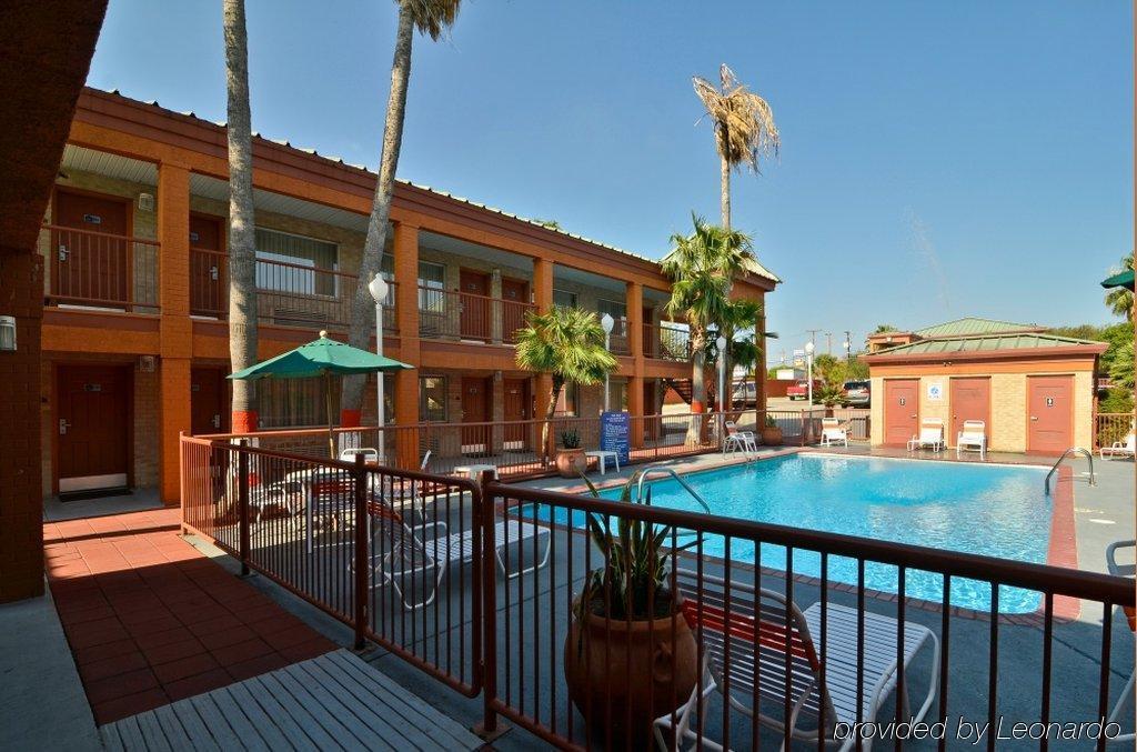 Econo Lodge Inn & Suites Eagle Pass Eksteriør bilde