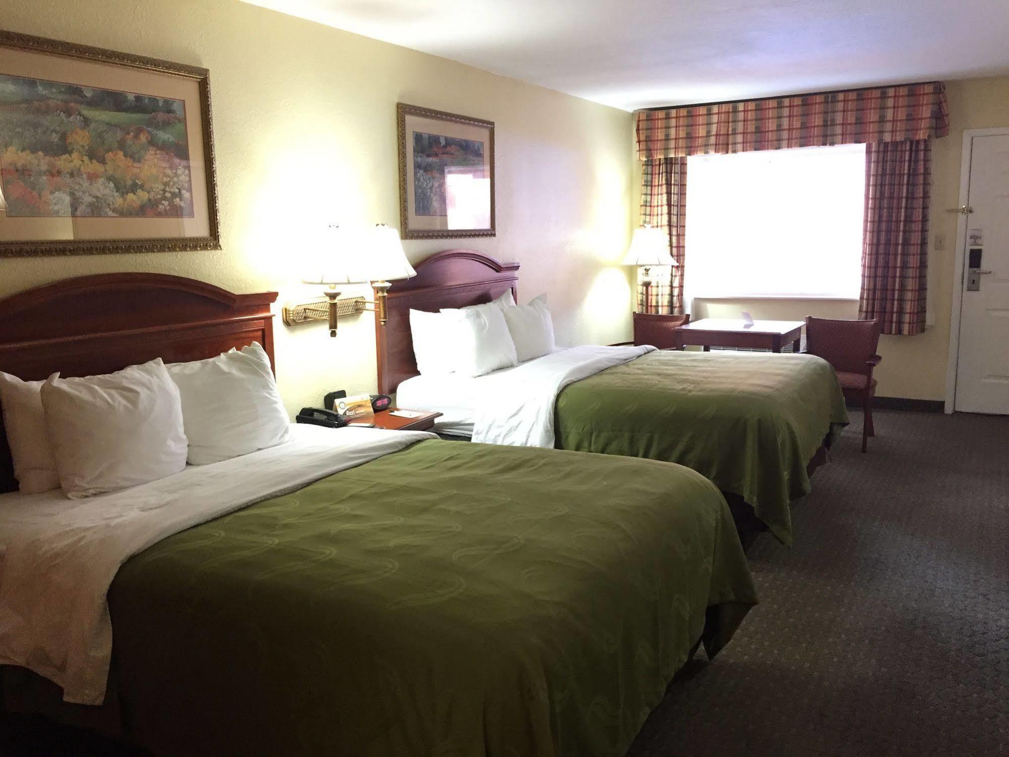 Econo Lodge Inn & Suites Eagle Pass Eksteriør bilde